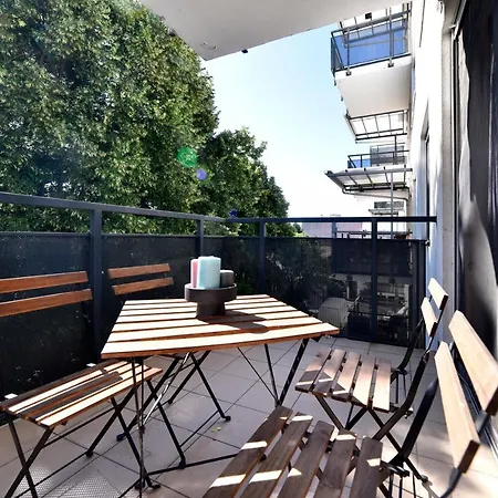 Block Apartment Park With Private Garage Parking Zagreb Exterior photo