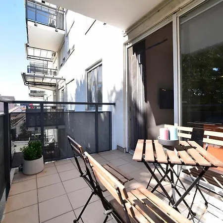 Block Apartment Park With Private Garage Parking Zagreb Exterior photo