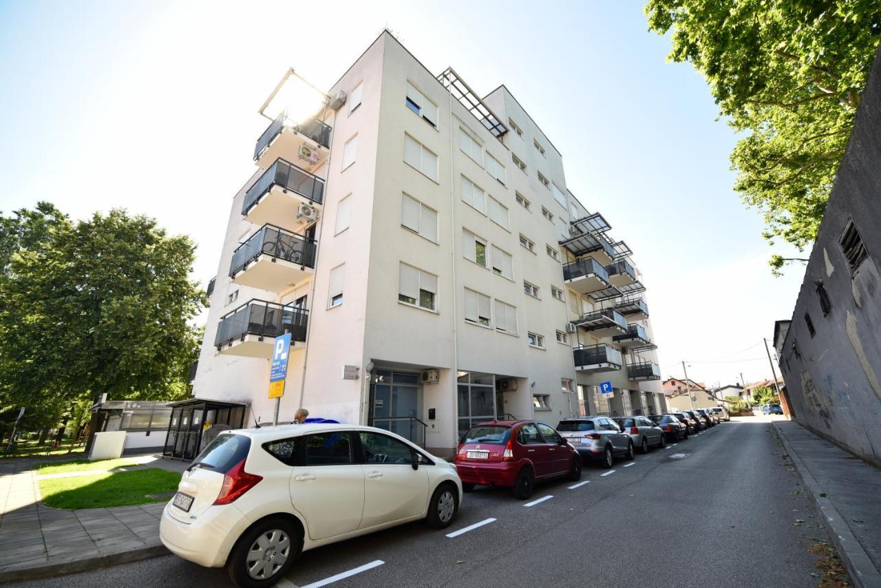 Appartamento Block Park With Private Garage Parking *