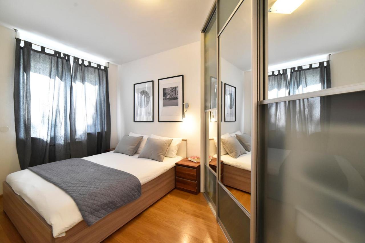 Block Park With Private Garage Parking Apartma